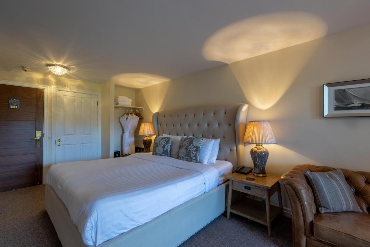 Lakes Hotel & Spa Bowness-on-Windermere Luaran gambar A bedroom at the hotel