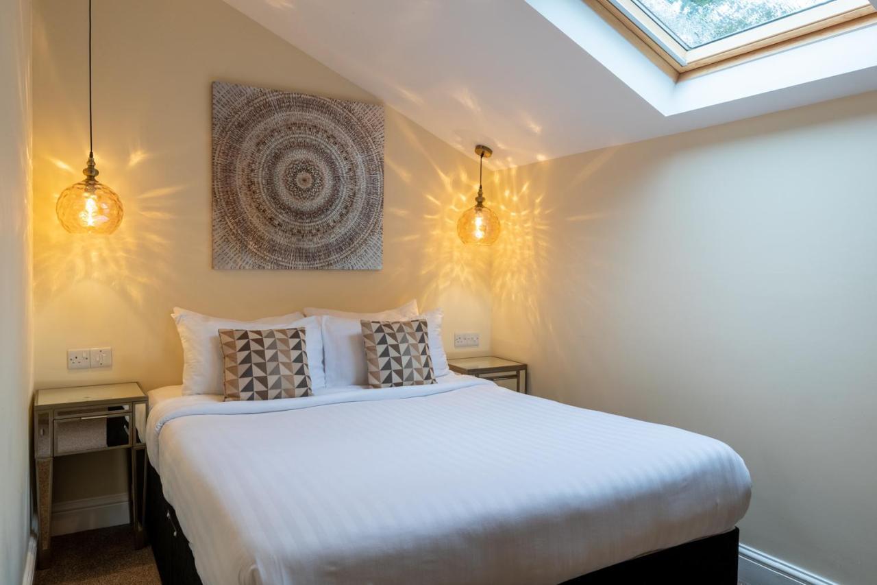 Lakes Hotel & Spa Bowness-on-Windermere Luaran gambar A bedroom at the hotel