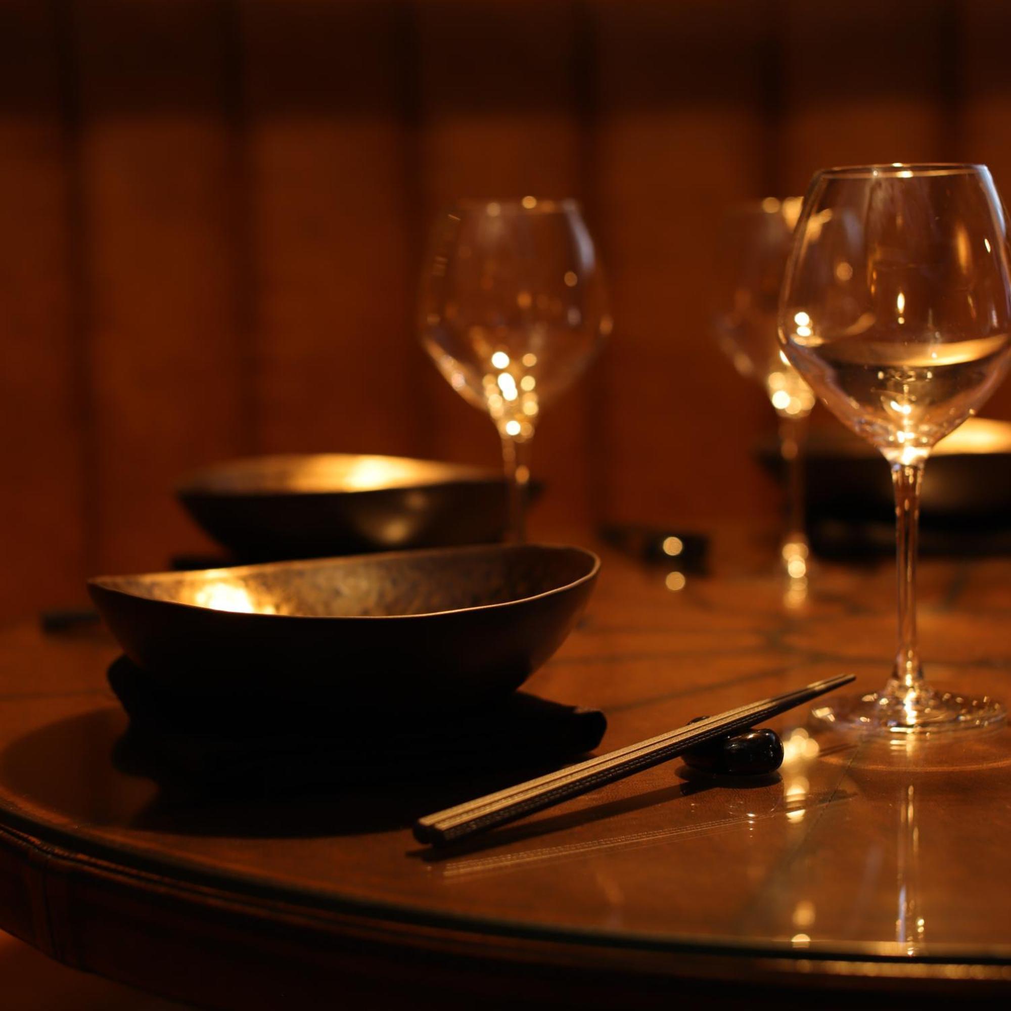 Lakes Hotel & Spa Bowness-on-Windermere Luaran gambar A wine glass and chopsticks