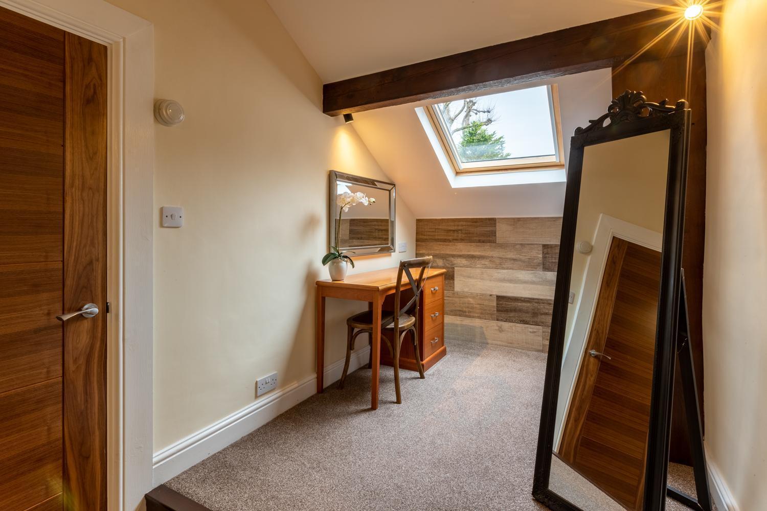 Lakes Hotel & Spa Bowness-on-Windermere Bilik gambar The dressing room at The Old Vicarage