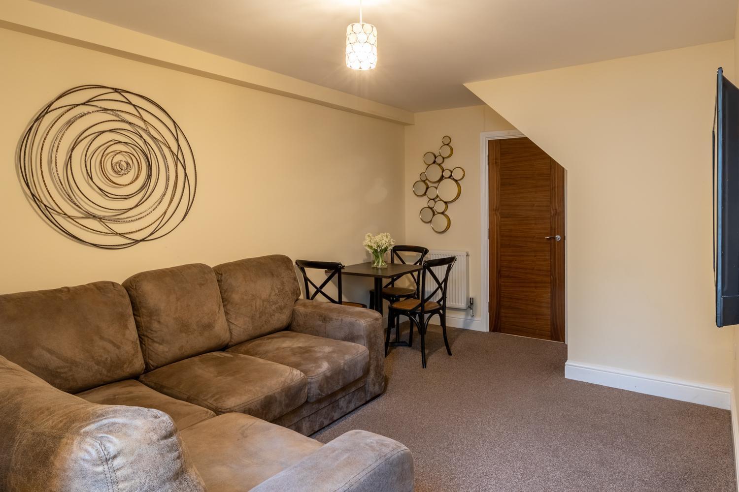 Lakes Hotel & Spa Bowness-on-Windermere Bilik gambar A typical apartment at the centre