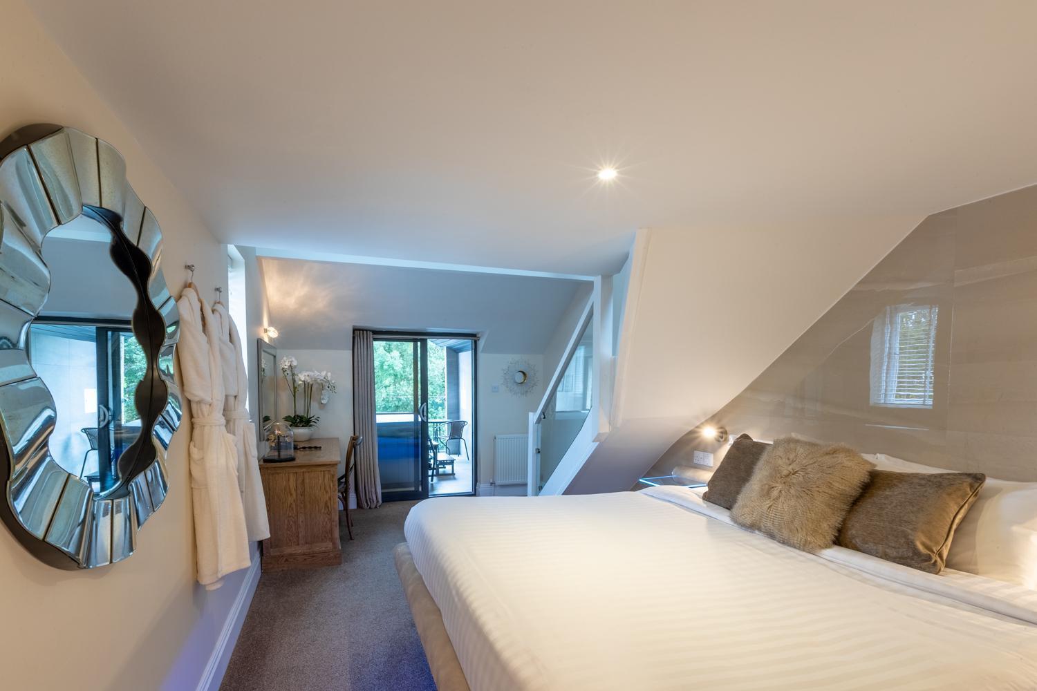 Lakes Hotel & Spa Bowness-on-Windermere Bilik gambar A bedroom at The Old Inn