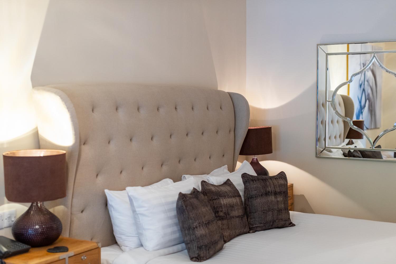 Lakes Hotel & Spa Bowness-on-Windermere Bilik gambar A bedroom at the hotel